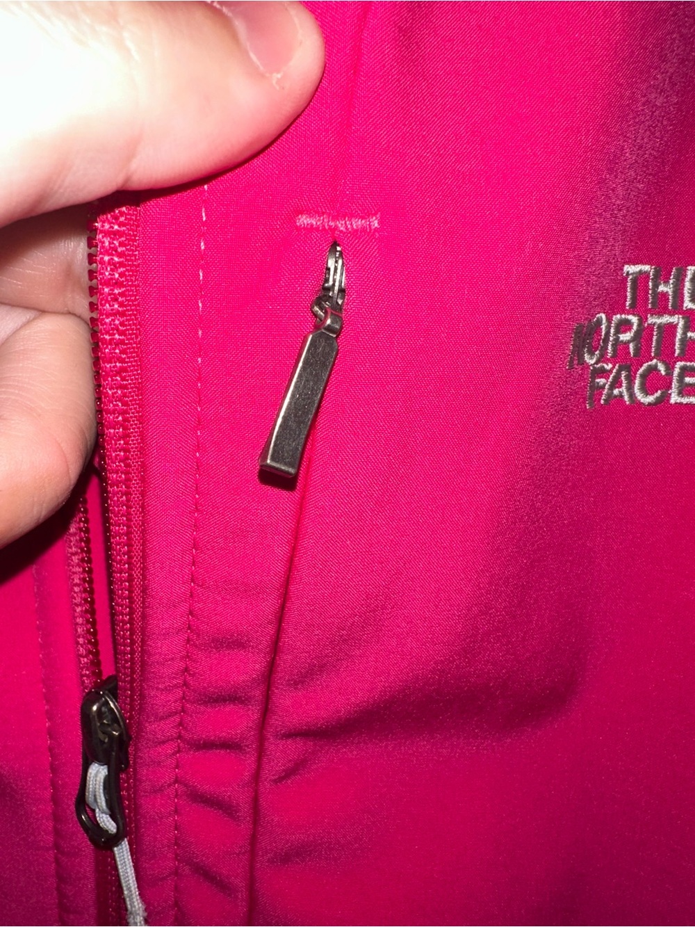 The North Face Women's XL Hot Pink Softshell Utility Jacket - Picture 14 of 16